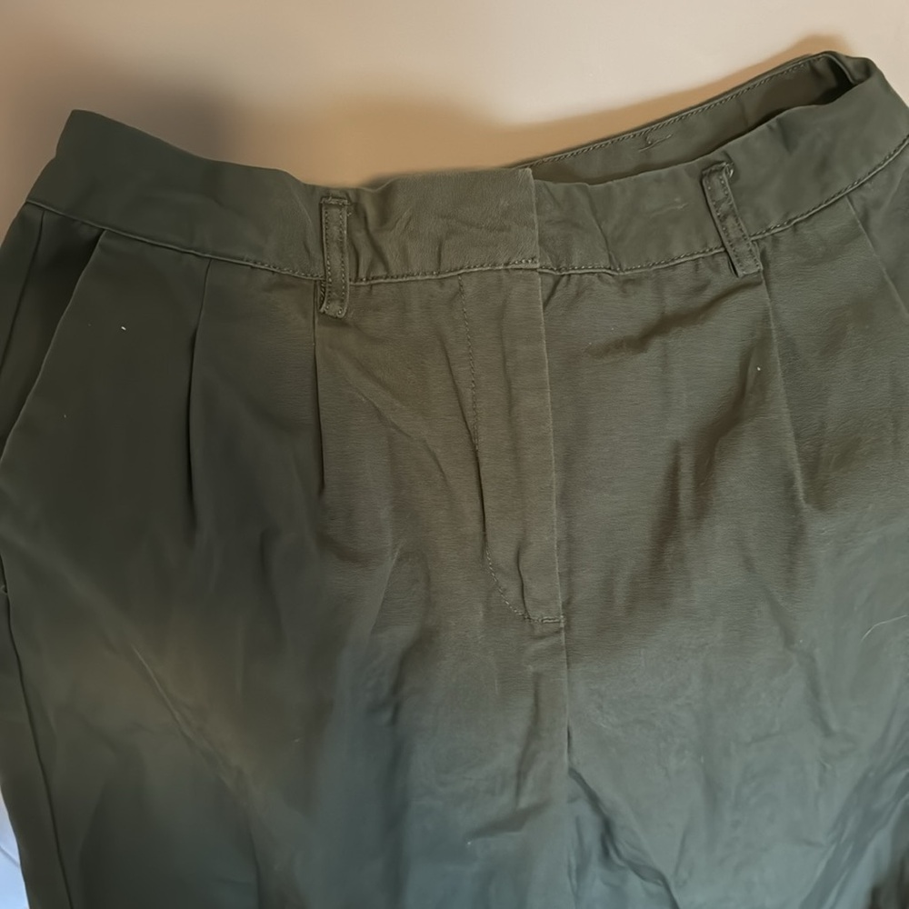 Green pants - Picture 2 of 4